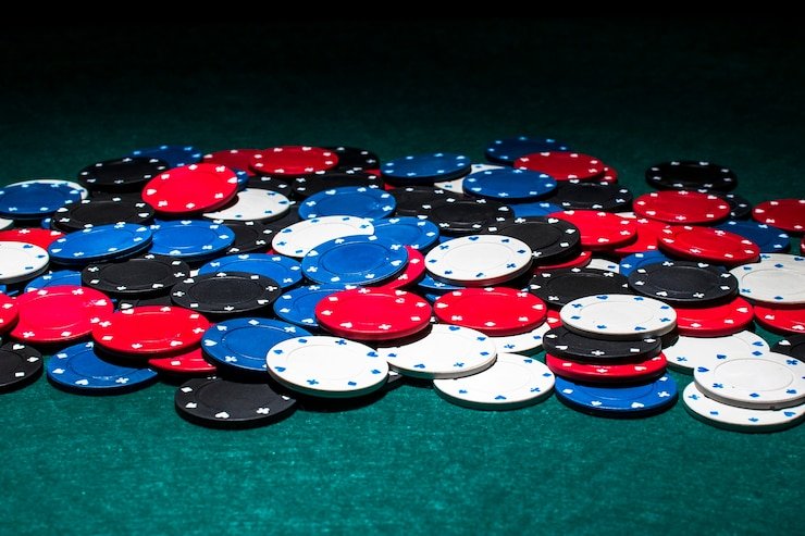 Permainan Teen Patti dengan dealer profesional